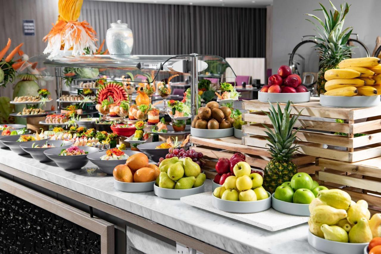 Park Inn By Radisson Makkah Aziziyah メッカ エクステリア 写真 A buffet at a luxury hotel