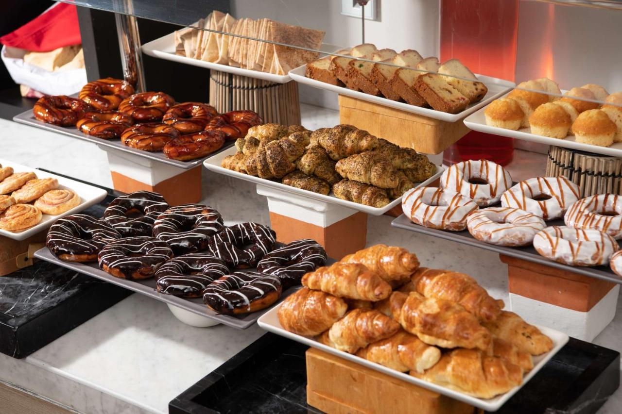 Park Inn By Radisson Makkah Aziziyah メッカ エクステリア 写真 Various types of pastry
