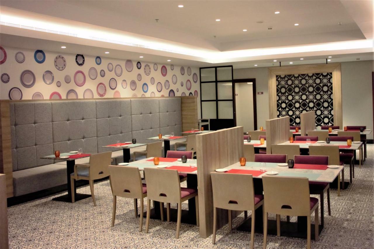 Park Inn By Radisson Makkah Aziziyah メッカ エクステリア 写真 The restaurant's interior