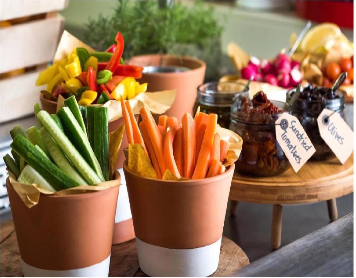 Park Inn By Radisson Makkah Aziziyah メッカ エクステリア 写真 A selection of tapas